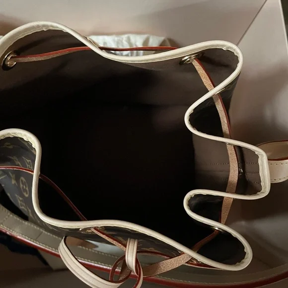 Louis Vuitton Monogram Petit Noe bucket bag - Picture 5 of 13